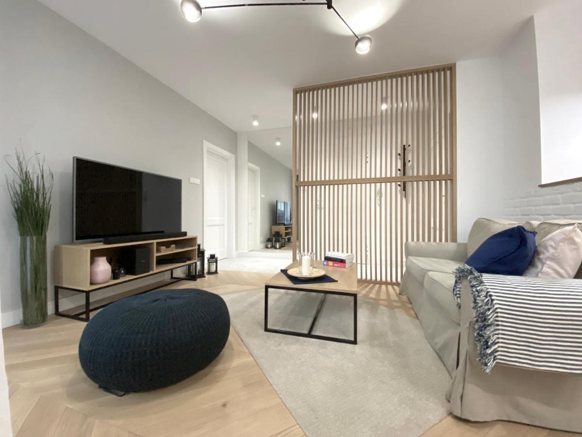Mycherry - Old Town Apartment - Wiezienna 21C Wroclaw Bagian luar foto