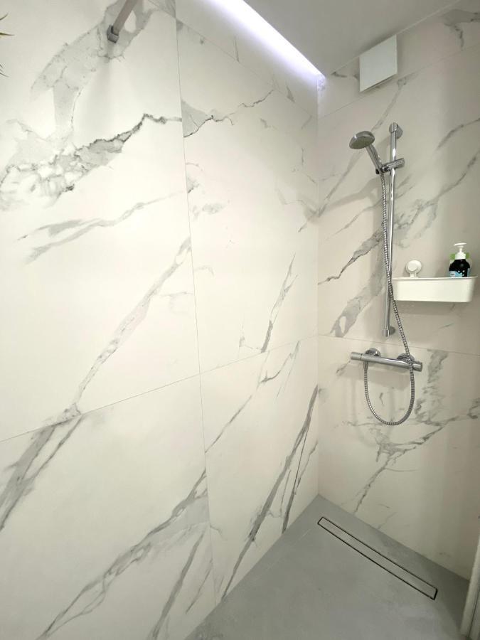 Mycherry - Old Town Apartment - Wiezienna 21C Wroclaw Bagian luar foto
